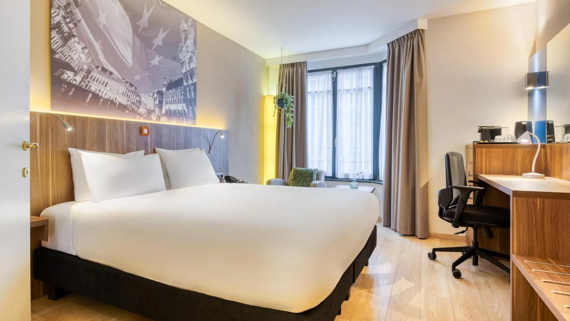 Holiday Inn Brussels Schuman By Ihg 4*,