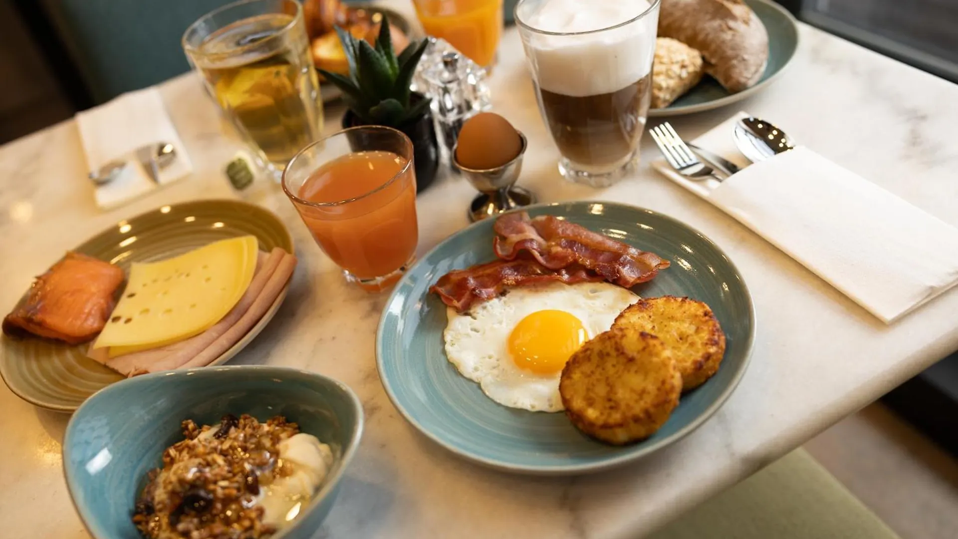 Holiday Inn Brussels Schuman By Ihg Hotel