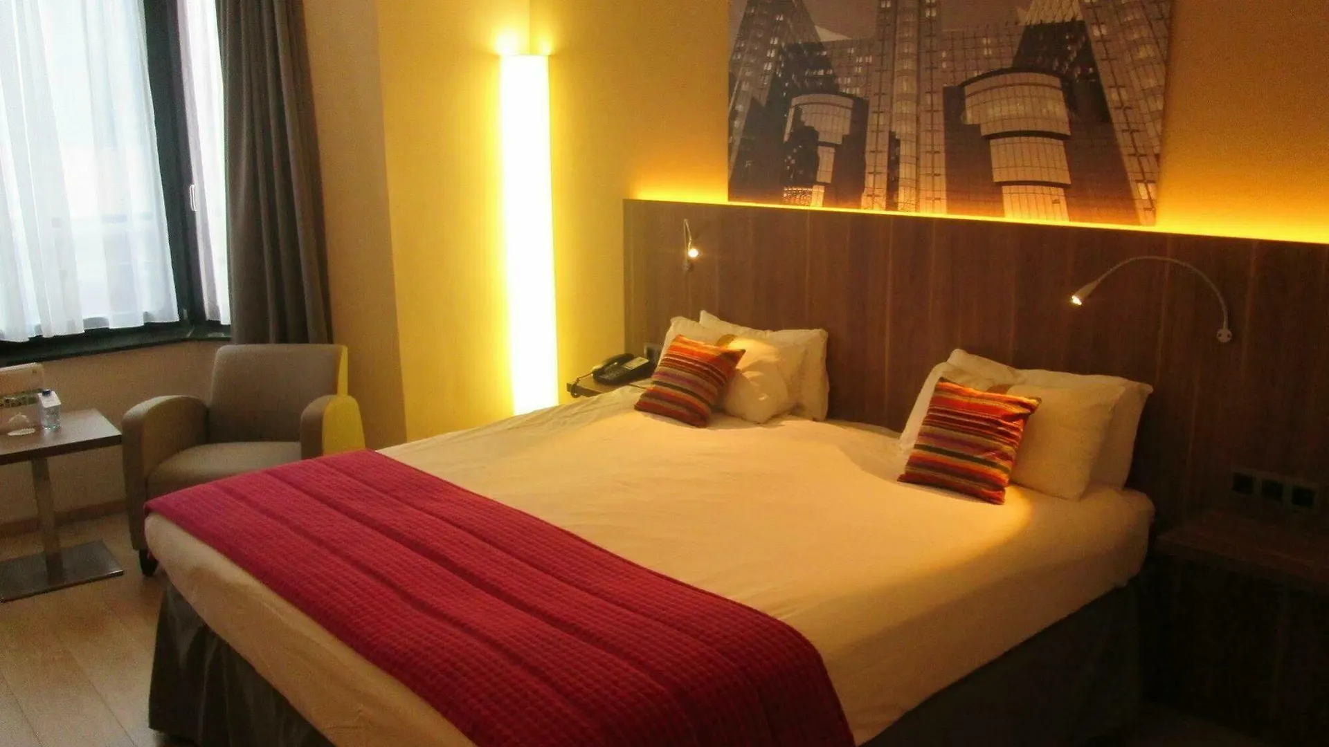 Holiday Inn Brussels Schuman By Ihg 4*,