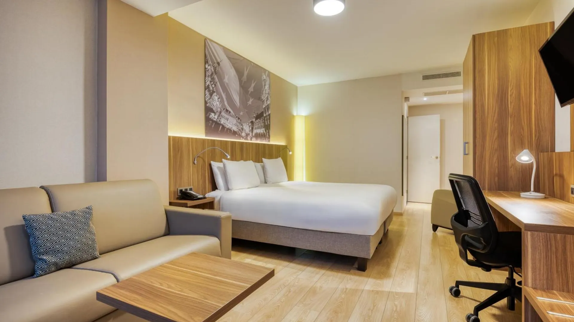 Holiday Inn Brussels Schuman, an IHG Hotel